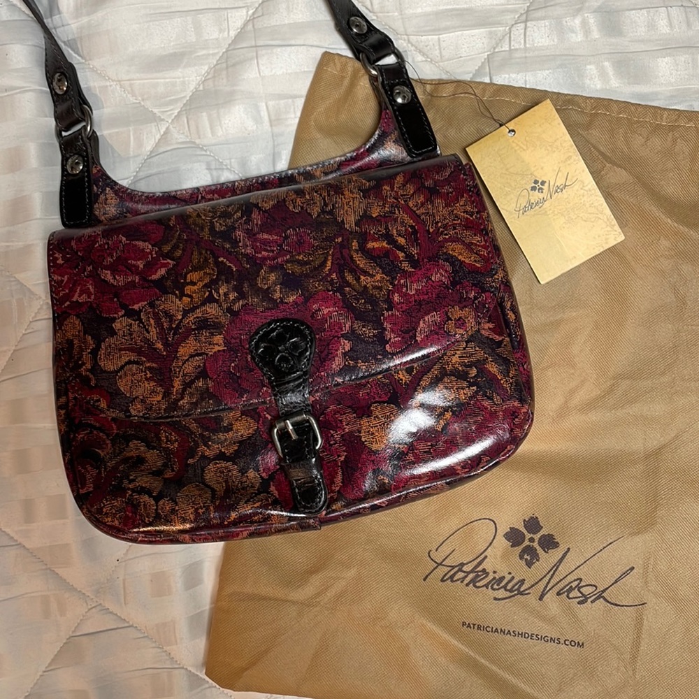 NWT Patricia Nash London Saddle Bag in Vintage Floral Brocade